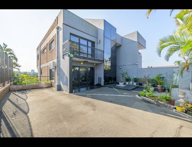 9 BEDROOM HOUSE FOR SALE IN WESTVILLE